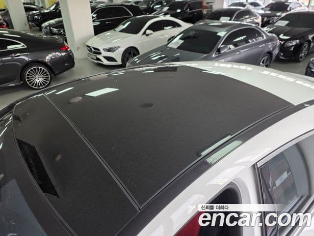 Mercedes-Benz GLE-Class 2023 — Photo 16/17