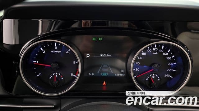 Kia Carnival 2020 — Şəkil 8/20