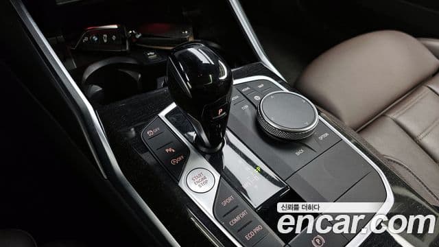 BMW 3 Series 2022 — фото 8 из 20