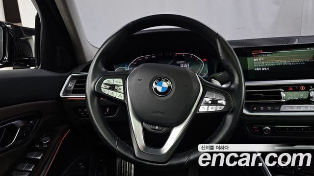 BMW 3 Series 2022 — фото 12 из 20