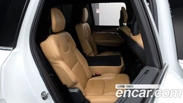 Volvo XC90 2018 — ფოტო 12/20