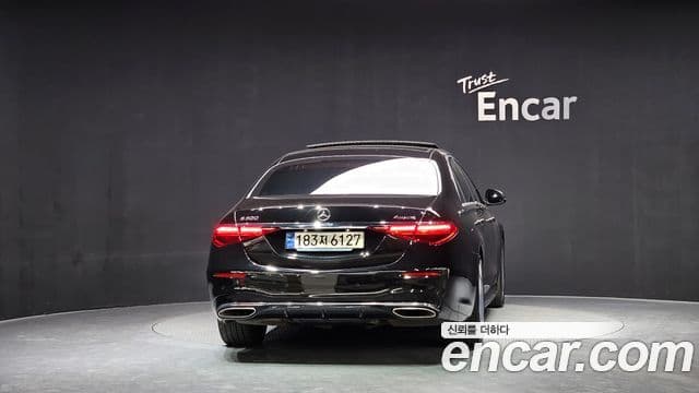 Mercedes-Benz S-Class 2023 — Photo 6/20