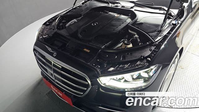 Mercedes-Benz S-Class 2023 — Photo 18/20