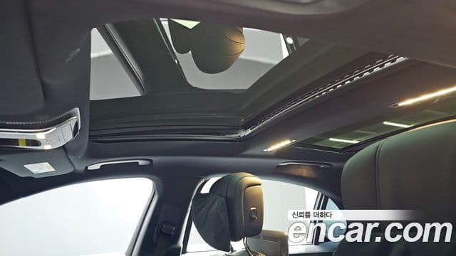 Mercedes-Benz S-Class 2023 — Photo 19/20