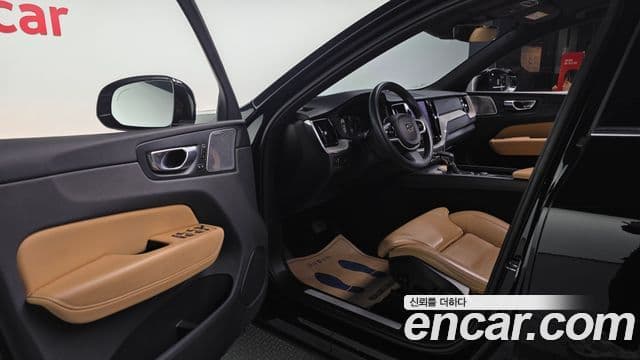 Volvo XC60 2020 — Şəkil 10/20