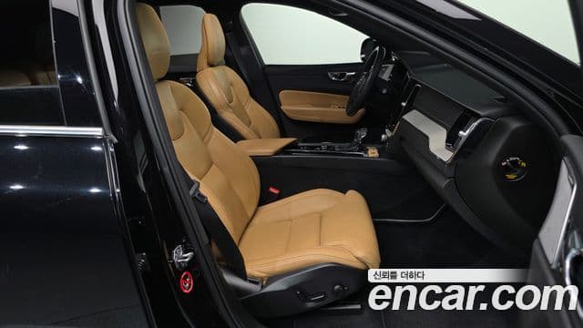 Volvo XC60 2020 — Şəkil 11/20