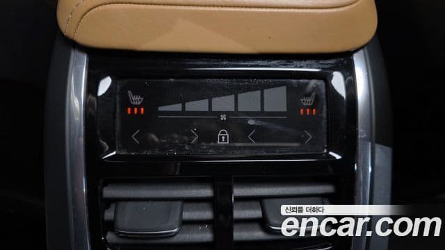 Volvo XC60 2020 — Şəkil 19/20