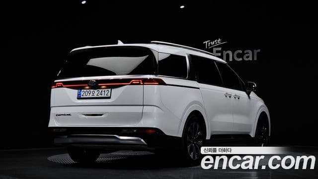Kia Carnival 2021 — ფოტო 2/20