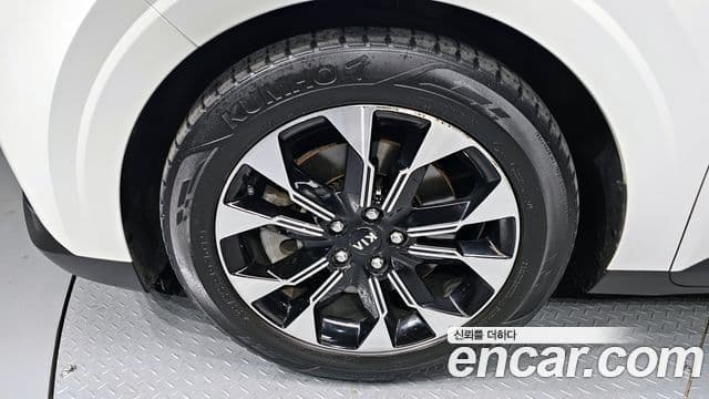 Kia Carnival 2021 — ფოტო 5/20