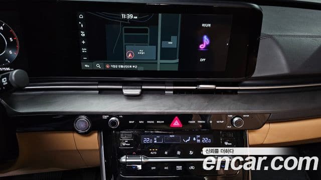 Kia Carnival 2021 — ფოტო 16/20