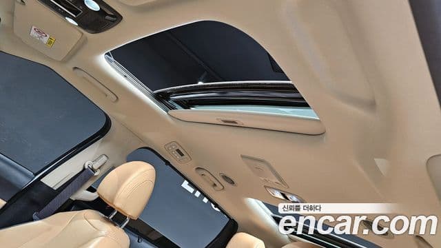 Kia Carnival 2021 — ფოტო 19/20