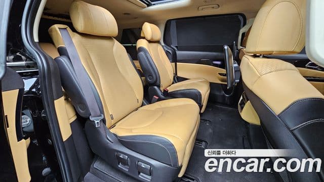Kia Carnival 2020 — ფოტო 19/20