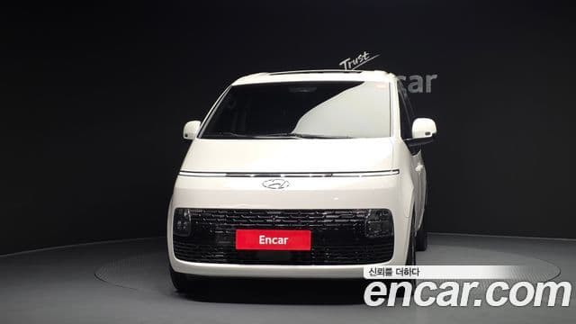 Hyundai Staria 2021 — Фото 3/20