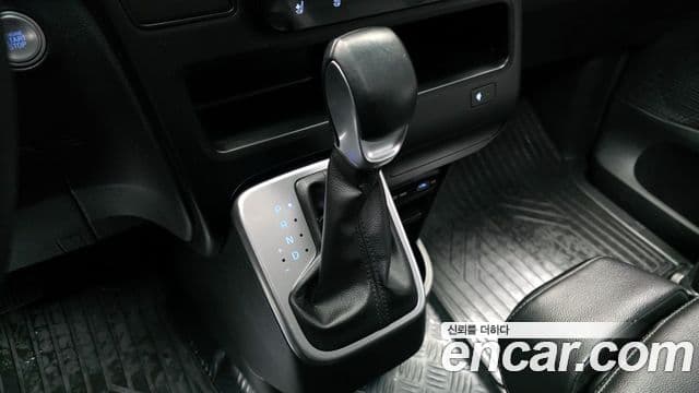 Hyundai Staria 2021 — Фото 9/20