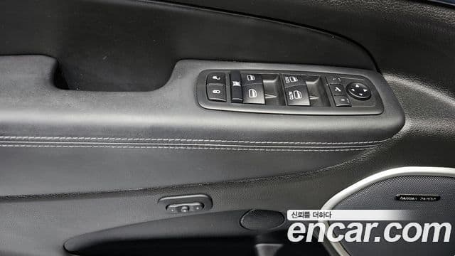 Jeep Grand Cherokee 2020 — ფოტო 12/20
