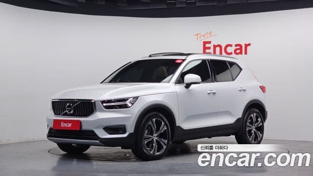 Volvo XC40 2019 — Şəkil 10/20