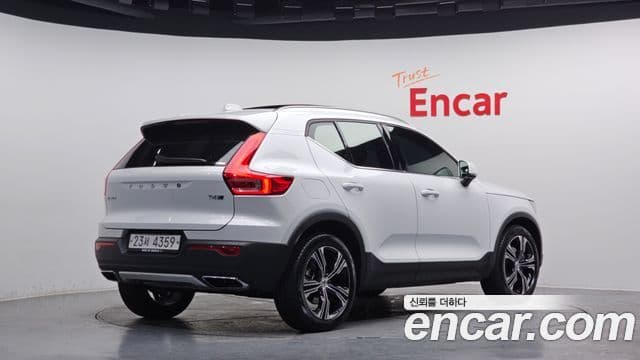 Volvo XC40 2019 — Şəkil 1/20