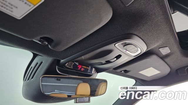 Volvo XC40 2019 — Şəkil 18/20