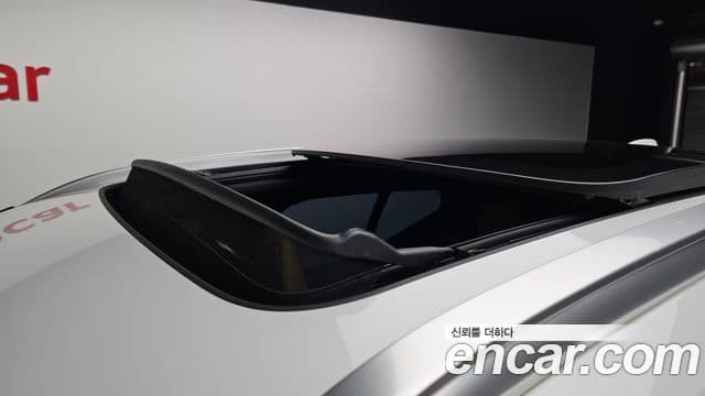 Volvo XC40 2019 — Şəkil 19/20