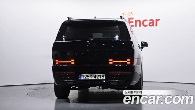 Hyundai Santa Fe 2023 — ფოტო 4/20