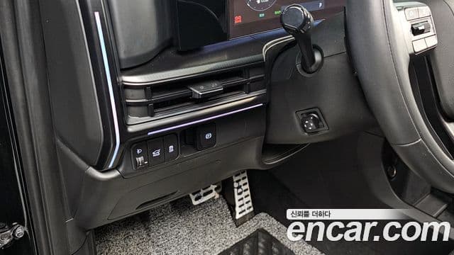 Hyundai Santa Fe 2023 — ფოტო 16/20
