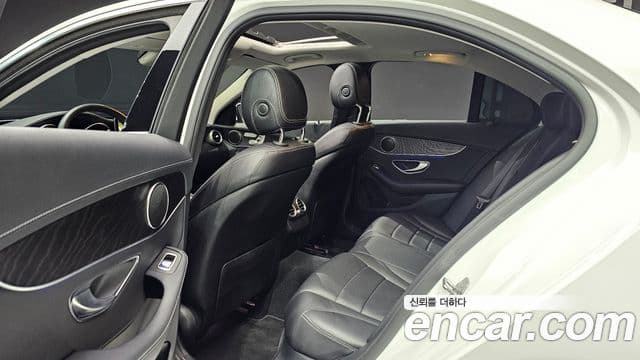 Mercedes-Benz C-Class 2019 — Şəkil 12/20