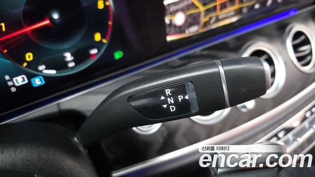Mercedes-Benz E-Class 2020 — Şəkil 9/20