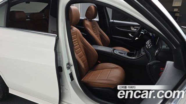 Mercedes-Benz E-Class 2020 — Şəkil 10/20