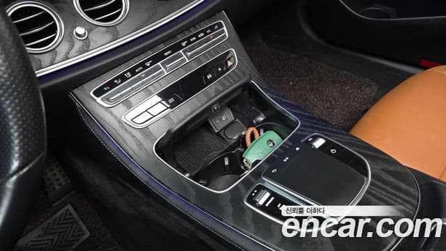 Mercedes-Benz E-Class 2020 — Şəkil 17/20