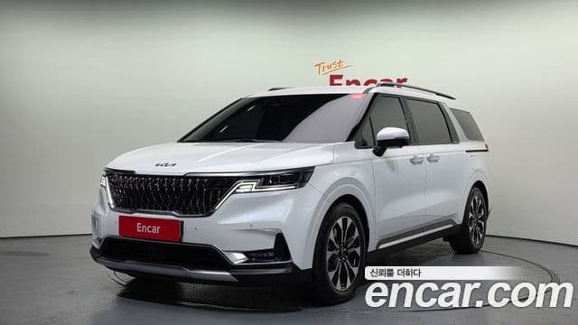 Kia Carnival 2021 — Фото 1/20