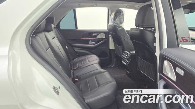 Mercedes-Benz GLE-Class 2022 — ფოტო 11/20
