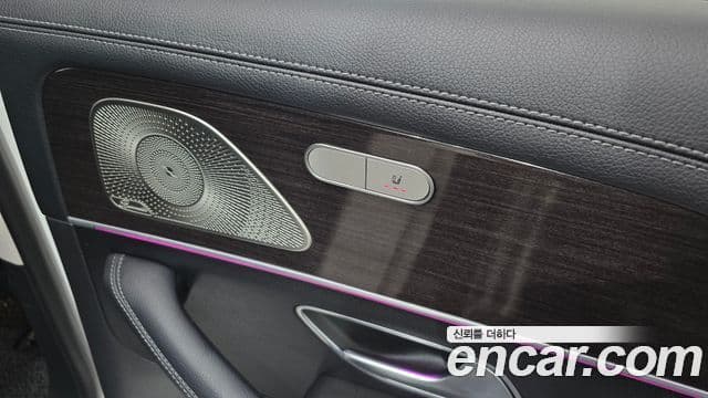 Mercedes-Benz GLE-Class 2022 — ფოტო 17/20