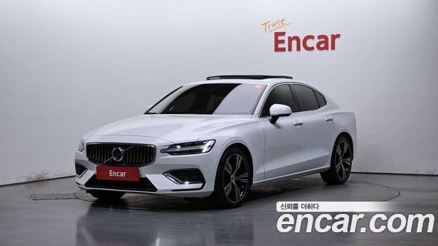Volvo S60 2022 — ფოტო 2/20