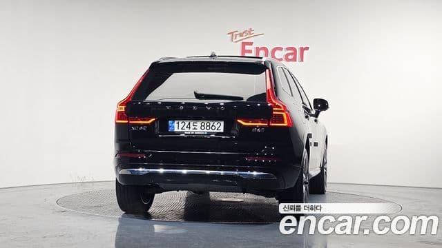 Volvo XC60 2021 — ფოტო 3/20