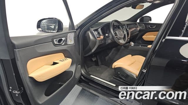 Volvo XC60 2021 — фото 8 из 20