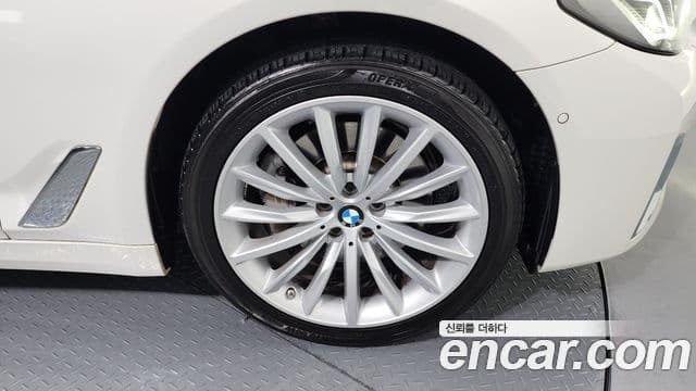 BMW 5 Series 2023 — Şəkil 5/20