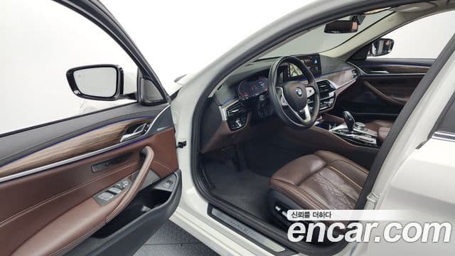 BMW 5 Series 2023 — Şəkil 10/20