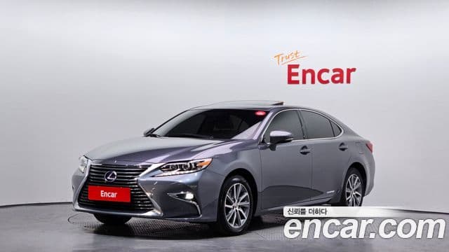 Lexus ES300h 2018 — Şəkil 9/20