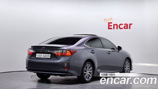 Lexus ES300h 2018 — Şəkil 11/20