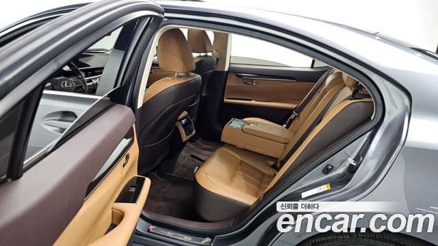 Lexus ES300h 2018 — Şəkil 12/20