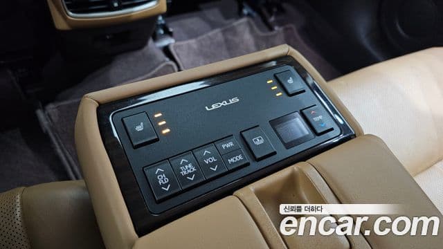 Lexus ES300h 2018 — Şəkil 8/20
