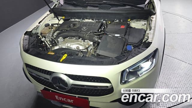 Mercedes-Benz GLB-Class 2021 — ფოტო 6/20
