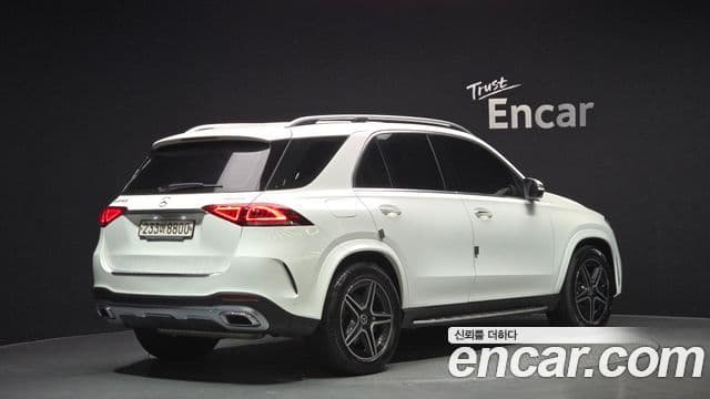 Mercedes-Benz GLE-Class 2019 — ფოტო 2/20