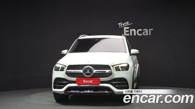 Mercedes-Benz GLE-Class 2019 — Photo 9/20