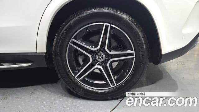 Mercedes-Benz GLE-Class 2019 — ფოტო 5/20