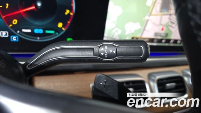 Mercedes-Benz GLE-Class 2019 — Photo 2/20
