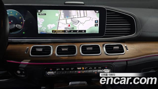 Mercedes-Benz GLE-Class 2019 — Photo 13/20