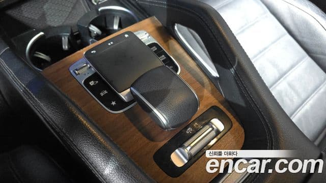 Mercedes-Benz GLE-Class 2019 — Photo 16/20