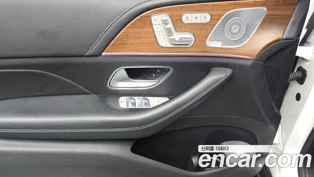 Mercedes-Benz GLE-Class 2019 — Photo 17/20