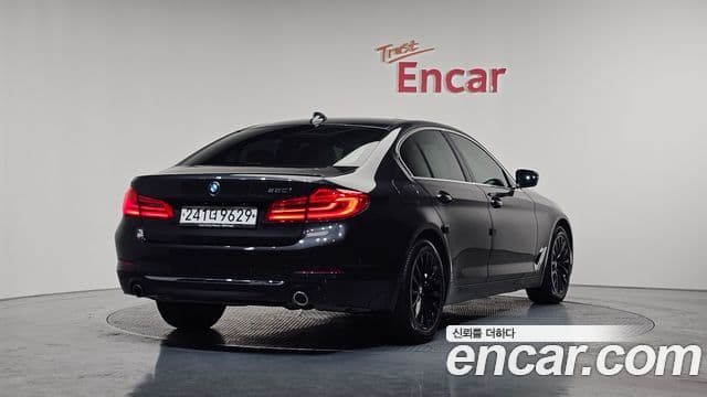 BMW 5 Series 2020 — Şəkil 2/20